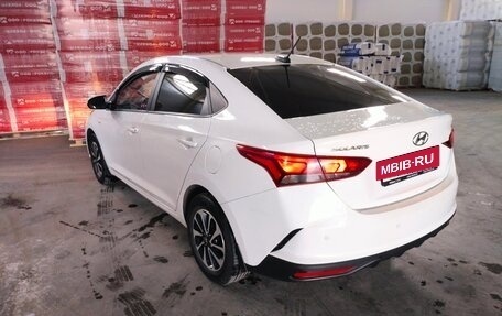 Hyundai Solaris II рестайлинг, 2022 год, 1 800 000 рублей, 3 фотография