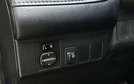 Toyota RAV4, 2018 год, 1 850 000 рублей, 12 фотография