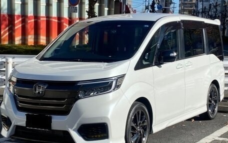 Honda Stepwgn IV, 2022 год, 2 150 000 рублей, 2 фотография