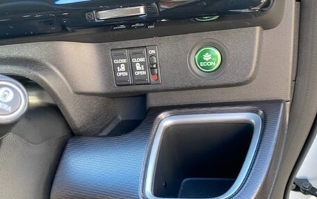 Honda Stepwgn IV, 2022 год, 2 150 000 рублей, 12 фотография