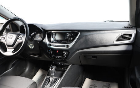 Hyundai Solaris II рестайлинг, 2017 год, 999 000 рублей, 10 фотография