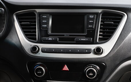 Hyundai Solaris II рестайлинг, 2017 год, 999 000 рублей, 16 фотография