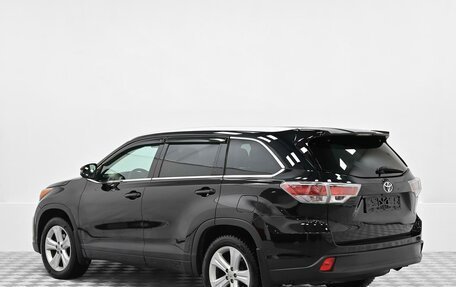 Toyota Highlander III, 2014 год, 2 499 000 рублей, 2 фотография