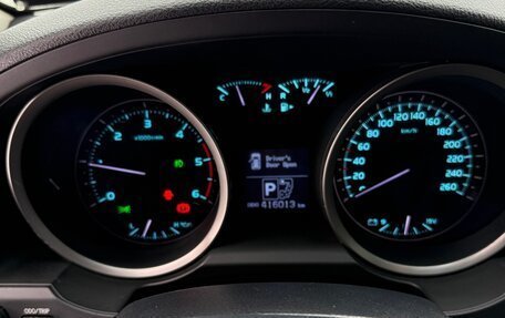 Toyota Land Cruiser 200, 2010 год, 2 500 000 рублей, 10 фотография