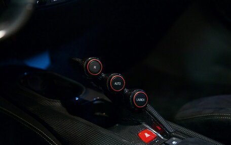 Ferrari 488, 2019 год, 75 000 000 рублей, 14 фотография