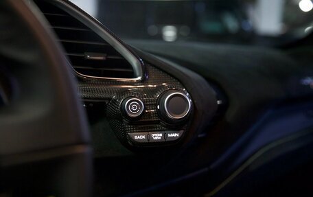 Ferrari 488, 2019 год, 75 000 000 рублей, 17 фотография