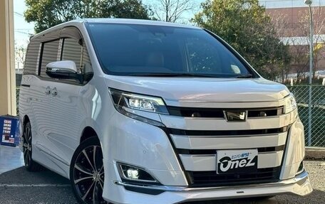 Toyota Noah III, 2021 год, 1 980 000 рублей, 3 фотография