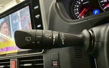 Toyota Noah III, 2021 год, 1 980 000 рублей, 14 фотография