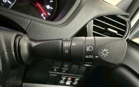 Toyota Noah III, 2021 год, 1 980 000 рублей, 15 фотография