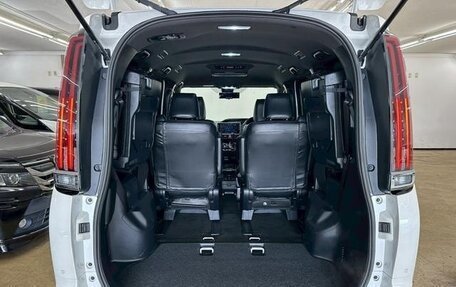 Toyota Noah III, 2021 год, 1 980 000 рублей, 26 фотография