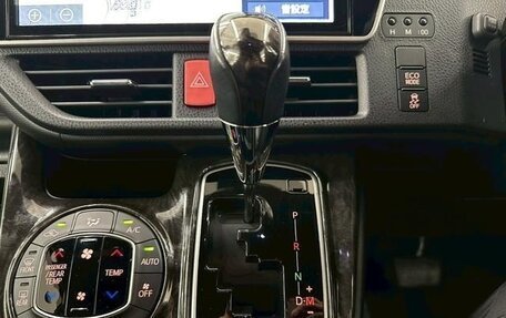 Toyota Noah III, 2021 год, 1 980 000 рублей, 17 фотография