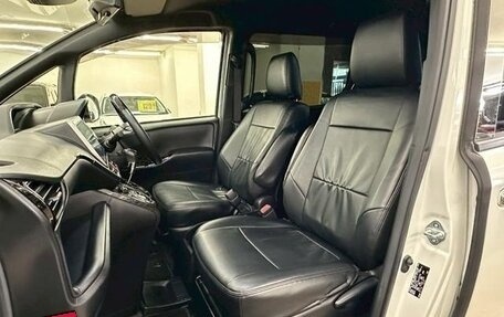 Toyota Noah III, 2021 год, 1 980 000 рублей, 23 фотография