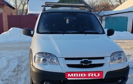 Chevrolet Niva I рестайлинг, 2015 год, 625 000 рублей, 3 фотография