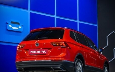 Volkswagen Tiguan II, 2017 год, 2 100 000 рублей, 6 фотография