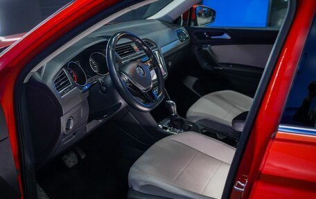 Volkswagen Tiguan II, 2017 год, 2 100 000 рублей, 11 фотография