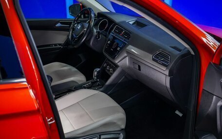 Volkswagen Tiguan II, 2017 год, 2 100 000 рублей, 13 фотография