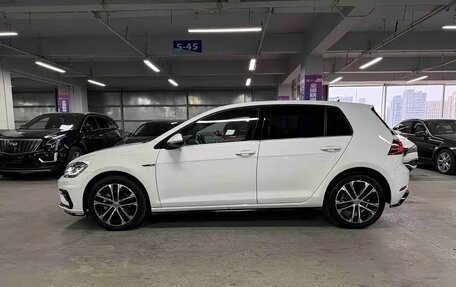 Volkswagen Golf VII, 2020 год, 1 410 013 рублей, 3 фотография