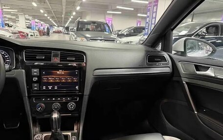 Volkswagen Golf VII, 2020 год, 1 410 013 рублей, 11 фотография