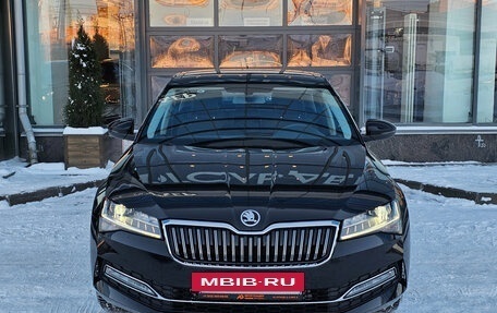 Skoda Superb III рестайлинг, 2025 год, 3 350 000 рублей, 2 фотография