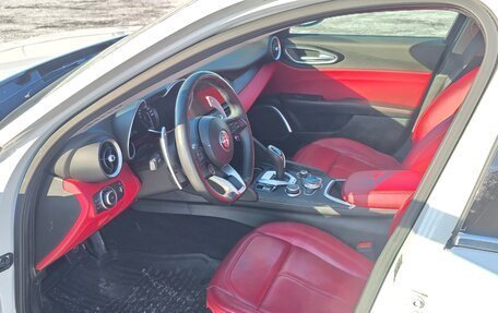 Alfa Romeo Giulia II, 2020 год, 2 100 000 рублей, 10 фотография