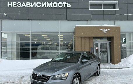 Skoda Superb III рестайлинг, 2018 год, 1 810 000 рублей, 2 фотография