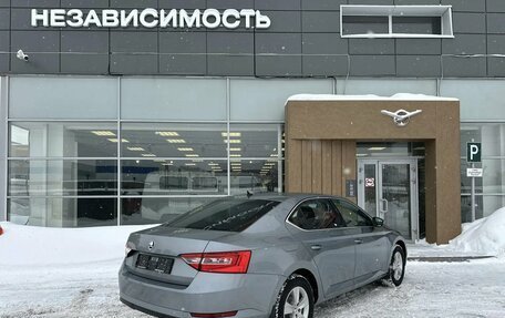 Skoda Superb III рестайлинг, 2018 год, 1 810 000 рублей, 3 фотография