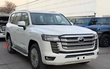 Toyota Land Cruiser, 2025 год, 2 фотография