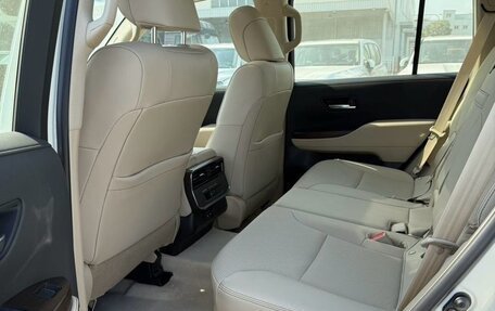 Toyota Land Cruiser, 2025 год, 4 фотография