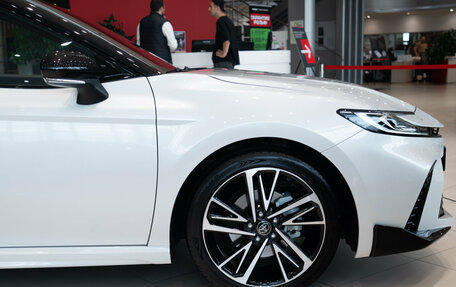 Toyota Camry, 2025 год, 5 190 000 рублей, 10 фотография