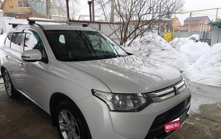 Mitsubishi Outlander III рестайлинг 3, 2014 год, 1 500 000 рублей, 1 фотография