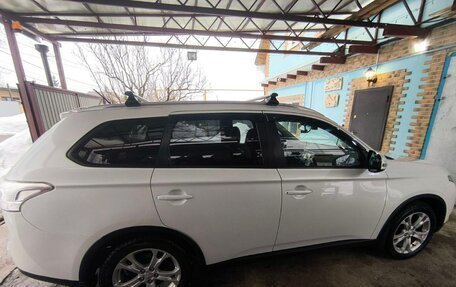 Mitsubishi Outlander III рестайлинг 3, 2014 год, 1 500 000 рублей, 8 фотография