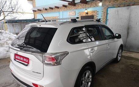 Mitsubishi Outlander III рестайлинг 3, 2014 год, 1 500 000 рублей, 7 фотография