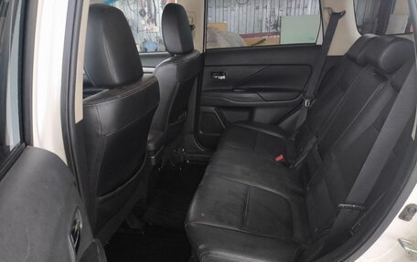 Mitsubishi Outlander III рестайлинг 3, 2014 год, 1 500 000 рублей, 14 фотография