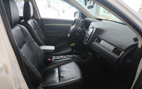 Mitsubishi Outlander III рестайлинг 3, 2014 год, 1 500 000 рублей, 16 фотография