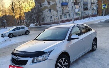 Chevrolet Cruze II, 2012 год, 800 000 рублей, 2 фотография