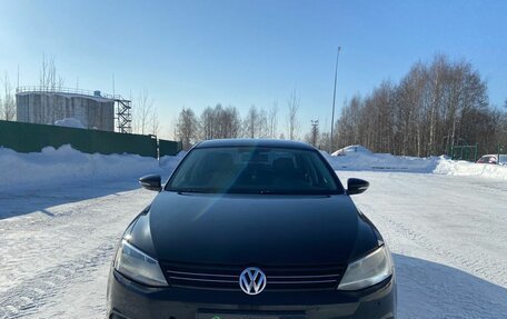 Volkswagen Jetta VI, 2013 год, 990 000 рублей, 3 фотография