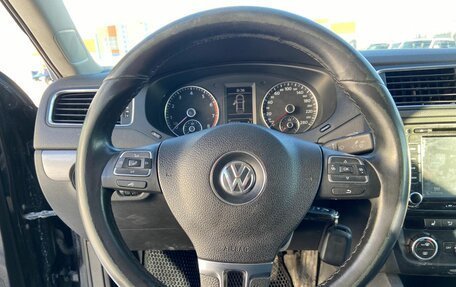 Volkswagen Jetta VI, 2013 год, 990 000 рублей, 20 фотография