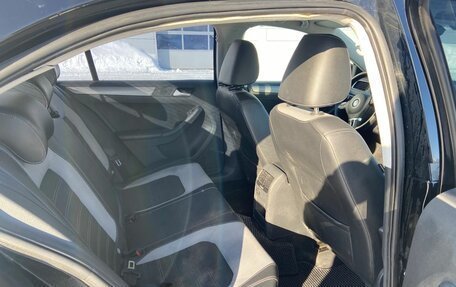 Volkswagen Jetta VI, 2013 год, 990 000 рублей, 11 фотография