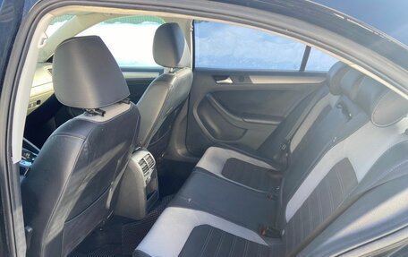 Volkswagen Jetta VI, 2013 год, 990 000 рублей, 13 фотография