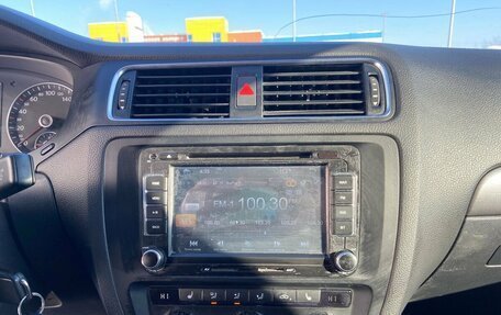 Volkswagen Jetta VI, 2013 год, 990 000 рублей, 23 фотография