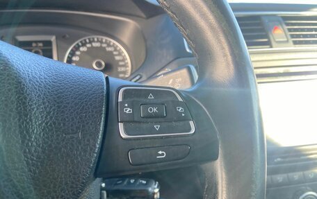 Volkswagen Jetta VI, 2013 год, 990 000 рублей, 22 фотография