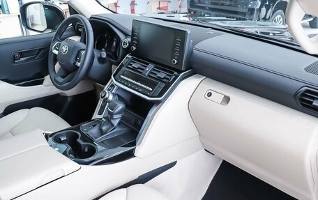 Toyota Land Cruiser, 2025 год, 16 490 000 рублей, 24 фотография