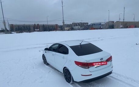 KIA Rio III рестайлинг, 2016 год, 1 050 000 рублей, 4 фотография