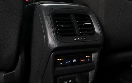 Volkswagen Tiguan II, 2020 год, 3 299 000 рублей, 19 фотография