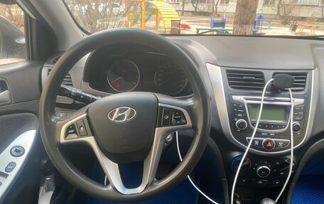 Hyundai Solaris II рестайлинг, 2013 год, 670 000 рублей, 4 фотография