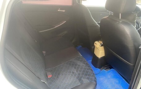 Hyundai Solaris II рестайлинг, 2013 год, 670 000 рублей, 5 фотография