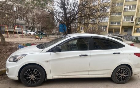 Hyundai Solaris II рестайлинг, 2013 год, 670 000 рублей, 11 фотография