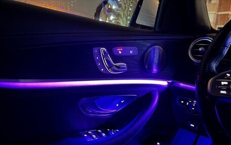 Mercedes-Benz E-Класс, 2019 год, 4 100 000 рублей, 4 фотография