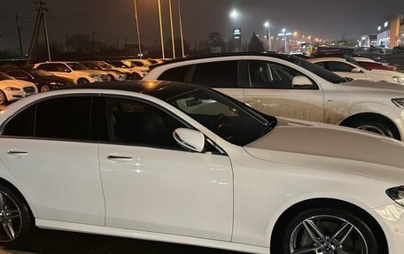 Mercedes-Benz E-Класс, 2019 год, 4 100 000 рублей, 3 фотография