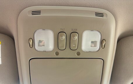 Toyota Land Cruiser 100 рестайлинг 2, 2003 год, 3 999 900 рублей, 13 фотография